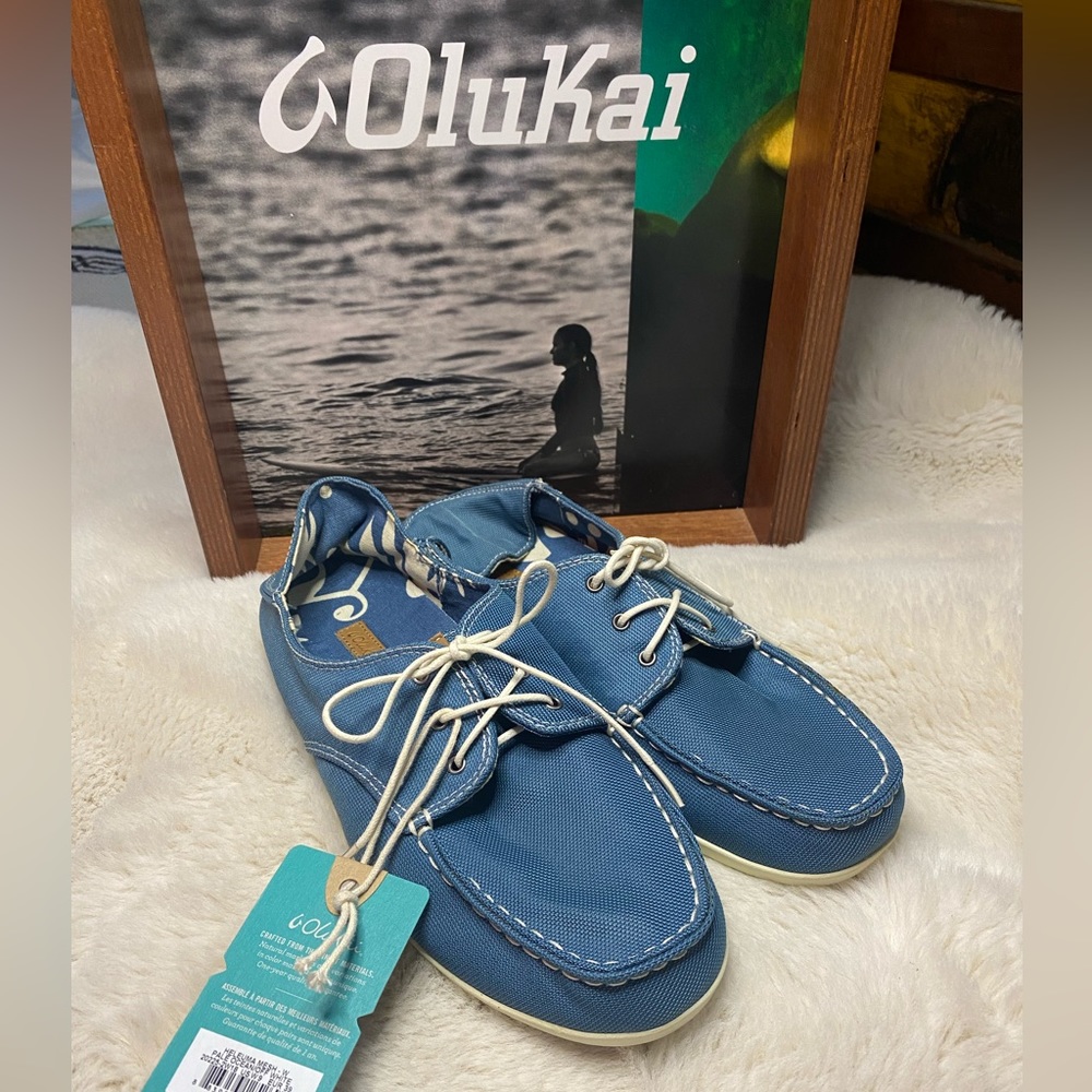 Olukai women shoe with fold down heel